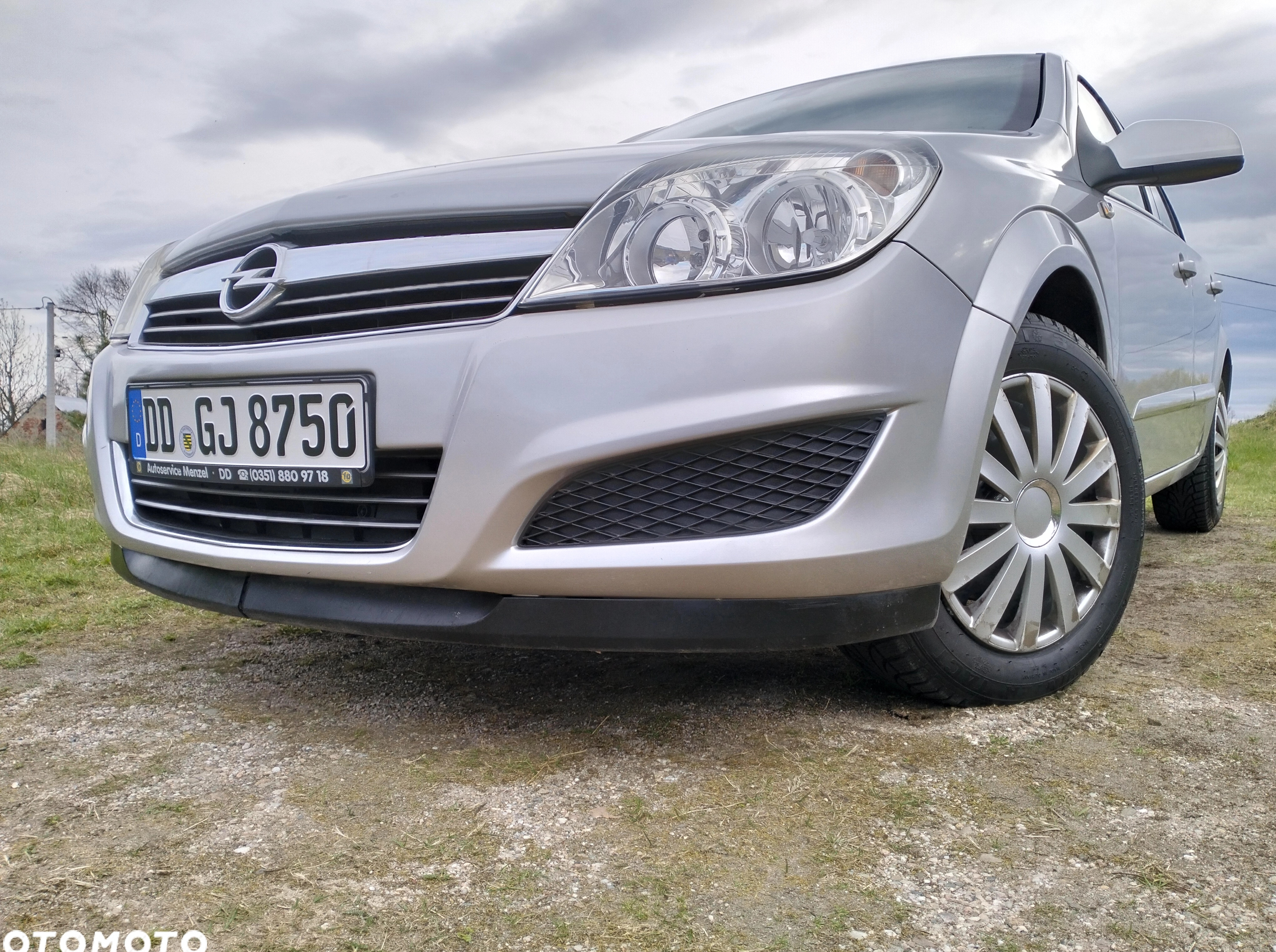 Opel Astra cena 8999 przebieg: 203100, rok produkcji 2008 z Chojnów małe 742